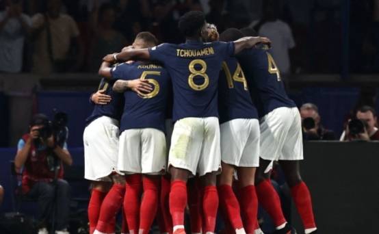 法国在 2024 年欧洲杯预选赛中击败爱尔兰取得五连胜