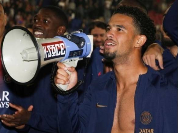 【九球体育】巴黎圣日耳曼2006年出生的最佳天才入选法国国家队和谐仪式