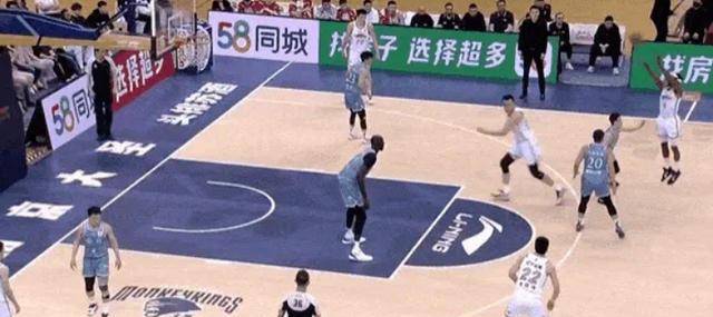 【九球体育】辽宁男篮险胜南京男篮，弗格表现出色